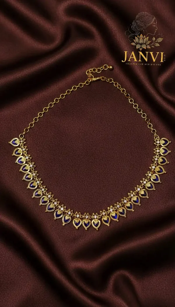 972c37af-7949-4436-9e9d-730f9cb7f6e6 Palakka blue Necklace gold plated